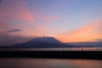 朝の桜島